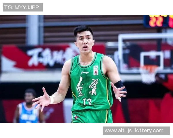 郭艾伦：球队调整能力很强，赵继伟不在我负责传球