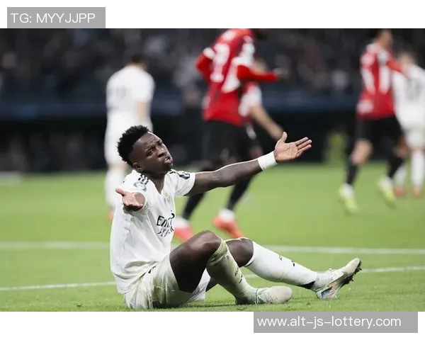 阿斯：恩德里克在本周四完成了首次与全队合练，即将迎来复出